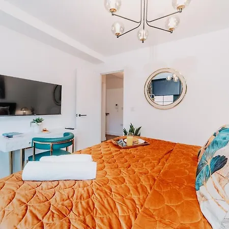 Apartment 2bedroom Grade 2 Listed Cityaprt Lux Lockside Birmingham